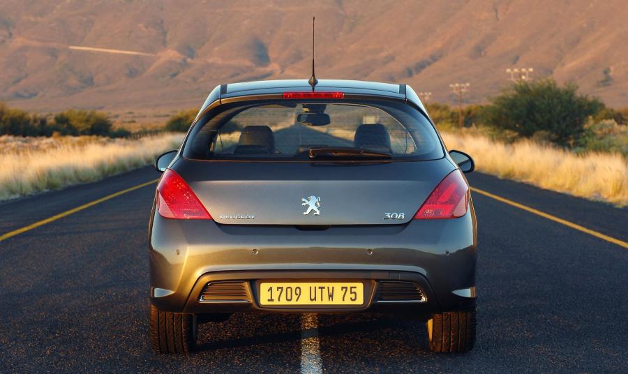  Peugeot 308 GT 2008 года  (фото 21 из 101)